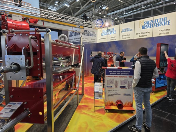 Stoiska i rozmowy biznesowe na targach IFAT Munich w Monachium